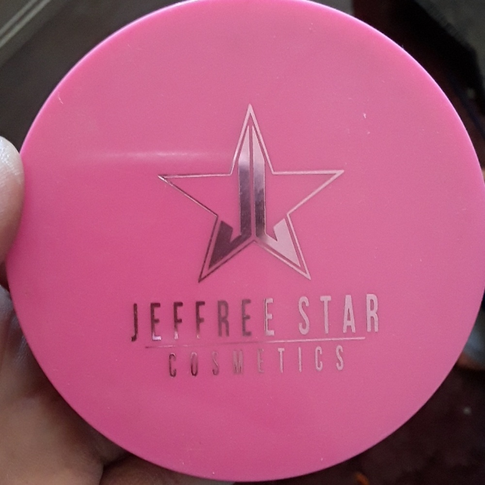Jeffrey star highlighter